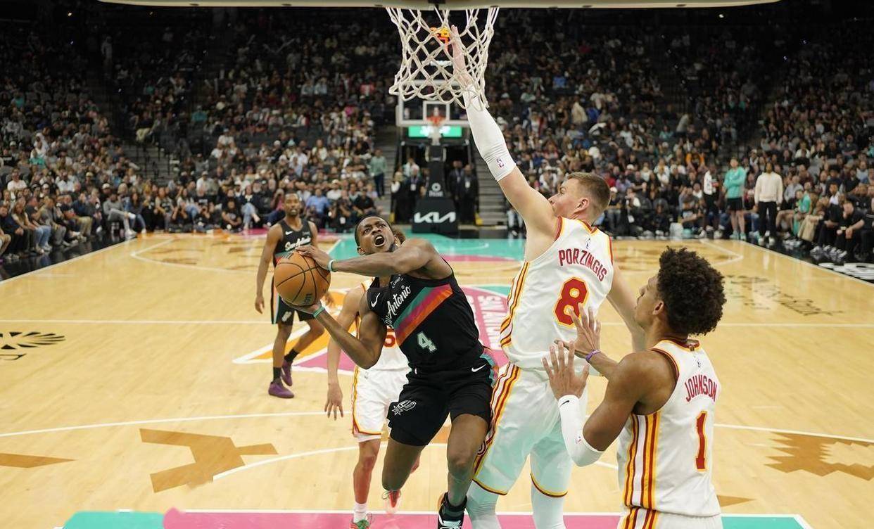 灰熊横扫天津队,字母哥扛起全队 灰熊横扫天津队,字母哥扛起全队