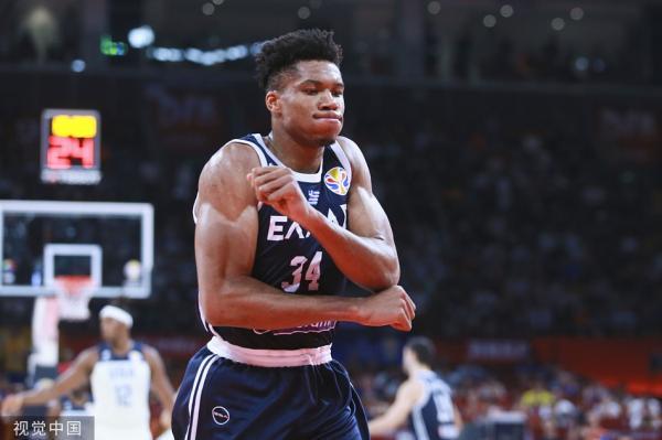 广东队轻取辽宁队，字母哥刷新纪录